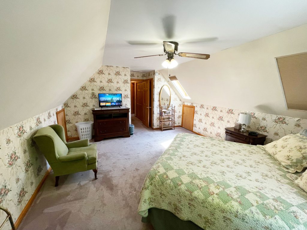 WM-1st Queen2 1st queen bedroom