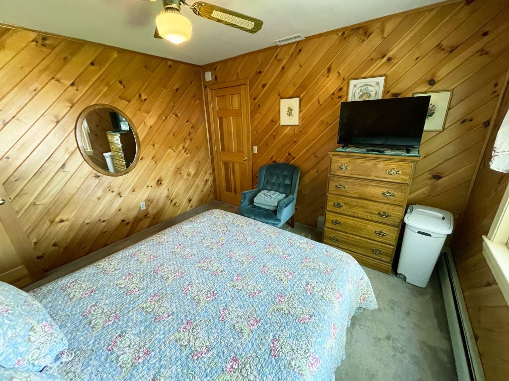 WM-2nd Queen2 2nd queen bedroom