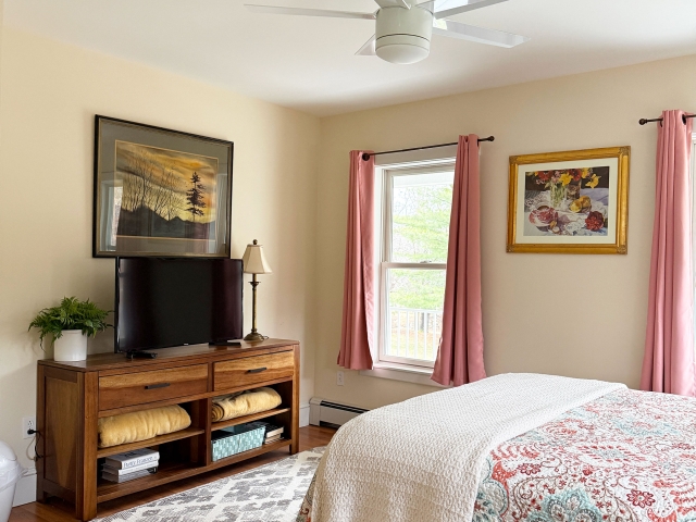 Queen bedroom