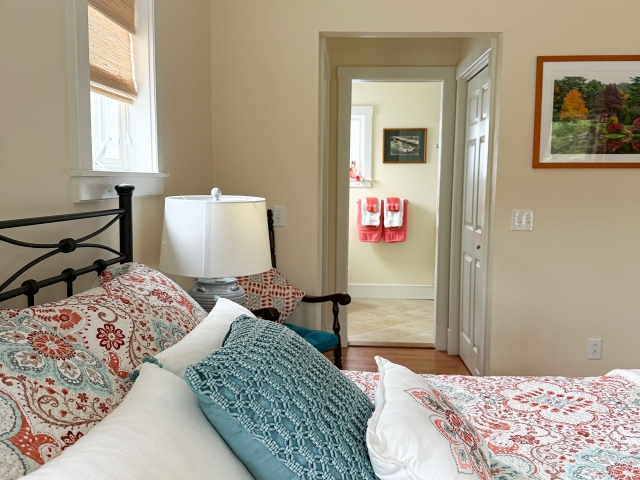 Queen bedroom