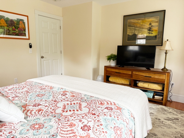 Queen bedroom