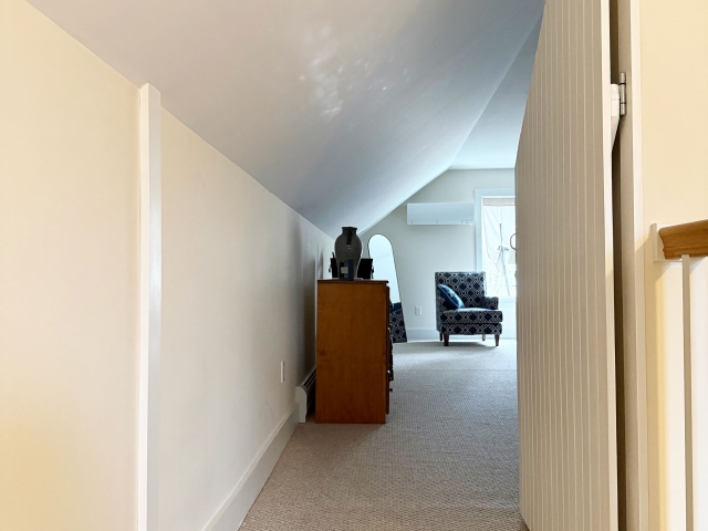 Queen bedroom