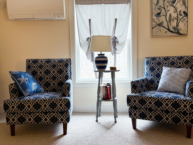 Queen bedroom