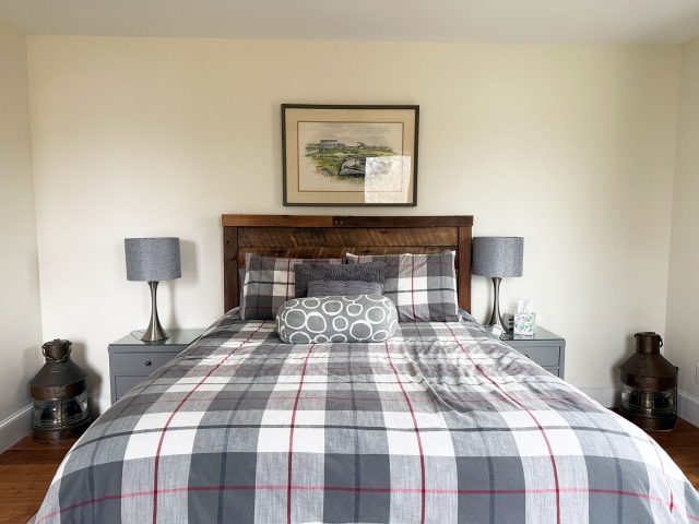 Queen bedroom