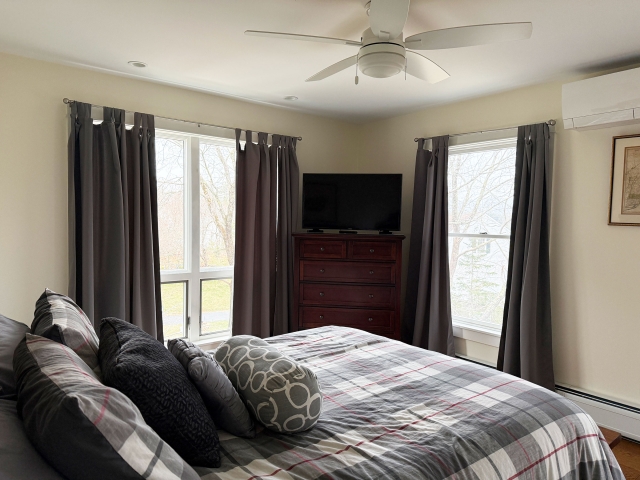 Queen bedroom