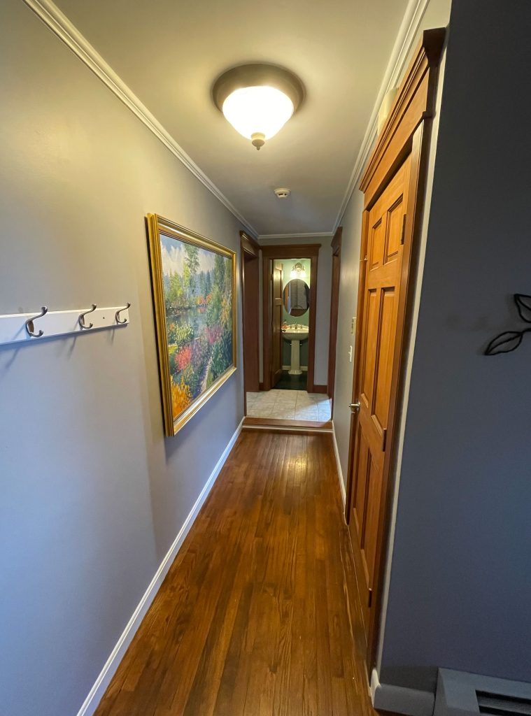 Majestic Point &mdash; hallway
